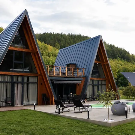 فيلة Woodra A-frame