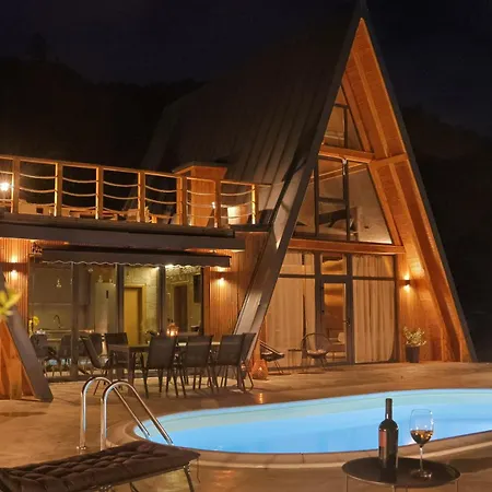 فيلة Woodra A-frame بيركوفيتسا