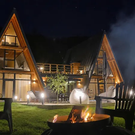 Woodra A-frame فيلة بيركوفيتسا