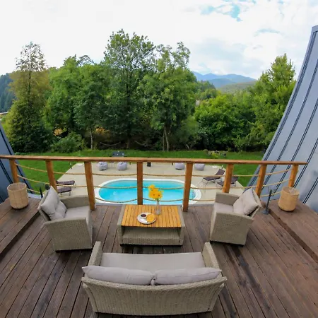 فيلة Woodra A-frame *