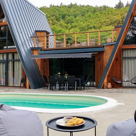 Woodra A-frame *